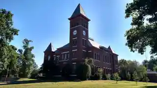 Woodruff County Courthouse