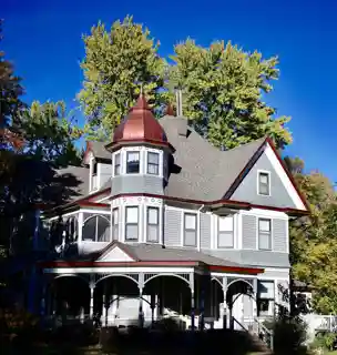 Salisbury Square Historic District