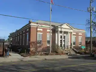 US Post Office–Easthampton Main