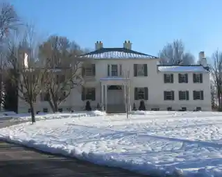 Oakland Manor