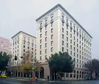 Hotel Senator