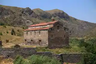 Tsitsernavank Monastery