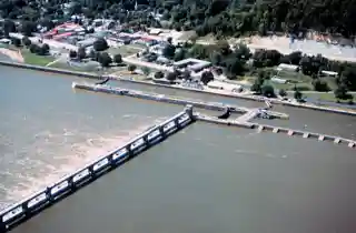 Lock and Dam No. 24