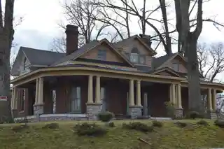 Edgar Harvey Hennis House