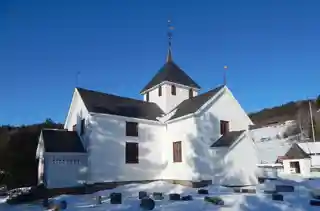 Tretten Church