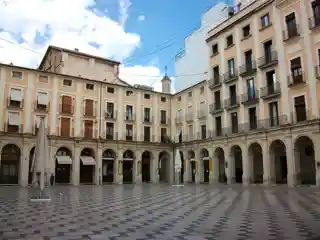De Dins Square