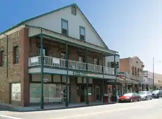 City Hotel