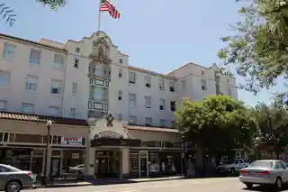 Hotel Woodland