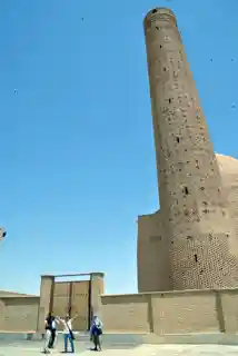 Barsian mosque and minaret
