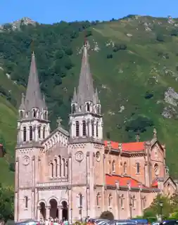 Basílica de Santa María la Real de Covadonga/Cuadonga