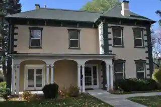 Beers House–Hotel
