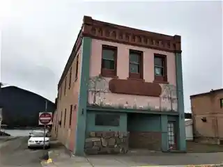 Tourist Hotel