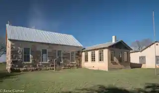 Luckenbach School