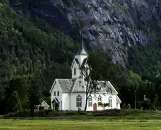 Sira Church / Eresfjord Church