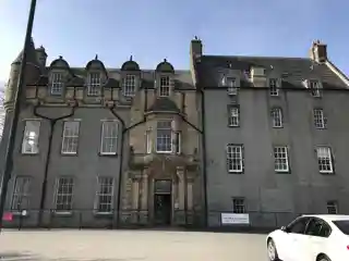 Inch House