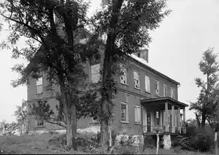 Amelung House and Glassworks