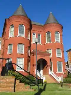 Leonard Hall