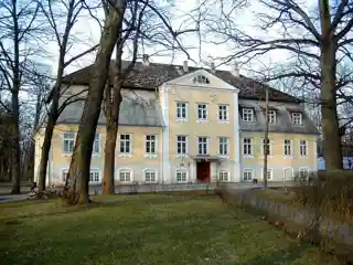 Beļava Manor