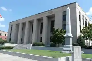 Lenoir County Courthouse