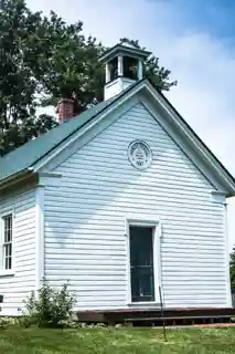 Number 18 School in Marshall