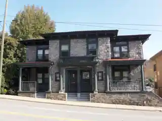 Building at 134–136 1/2 Biltmore Avenue