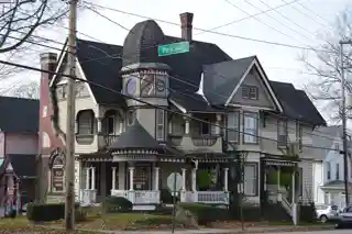Roueche House