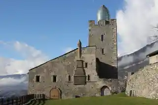 Leuk Castle