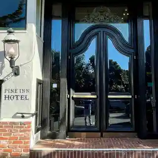 Pine Inn