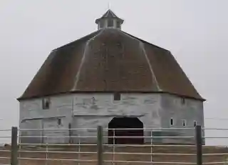 Uehling, Frank, Barn
