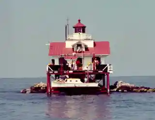 Tangier Sound Light