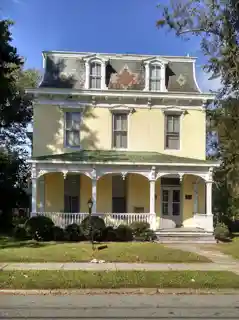 Building at 216 Bank Street