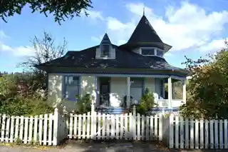 Horace J. and Ann S. Shinn Cottage