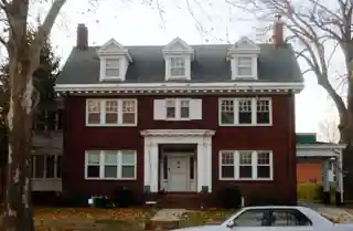 William and Sue Damour House