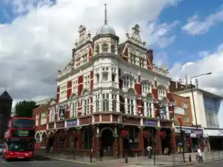 Boleyn Tavern