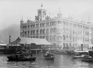 Queen's Building