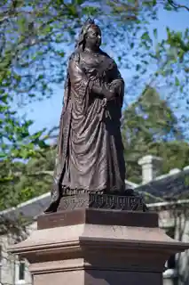 Queen Victoria Statue