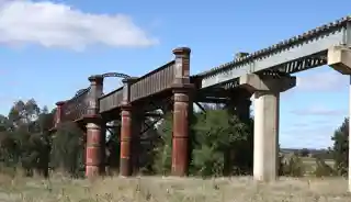 Lachlan River railway bridge, Cowra
