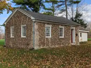 Roe Cobblestone Schoolhouse