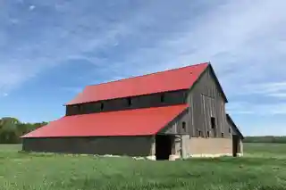 McNee Barns