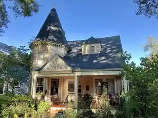 Crowell House