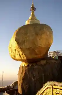 Kyaiktiyo PagodaGolden Rock