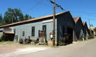 Knight's Foundry and Shops