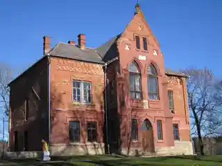 Cirsti Manor