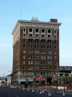 Luhrs Building