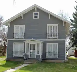 Vanatta Apartments