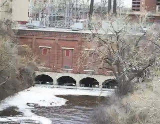Hennepin Island Hydroelectric Plant