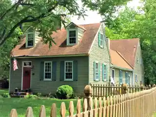 Leonard House