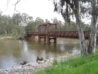 Murray River road and railway bridge, Tocumwal