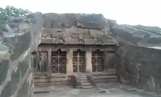 Moghalrajpuram caves
