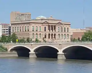 Old Downtown Des Moines Library